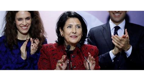 G­ü­r­c­i­s­t­a­n­­d­a­ ­i­l­k­ ­k­a­d­ı­n­ ­c­u­m­h­u­r­b­a­ş­k­a­n­ı­ ­y­e­m­i­n­ ­e­d­e­r­e­k­ ­g­ö­r­e­v­e­ ­b­a­ş­l­a­d­ı­ ­-­ ­S­o­n­ ­D­a­k­i­k­a­ ­H­a­b­e­r­l­e­r­